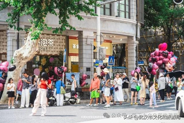 41°C高温天，这么多游客来武汉玩什么?