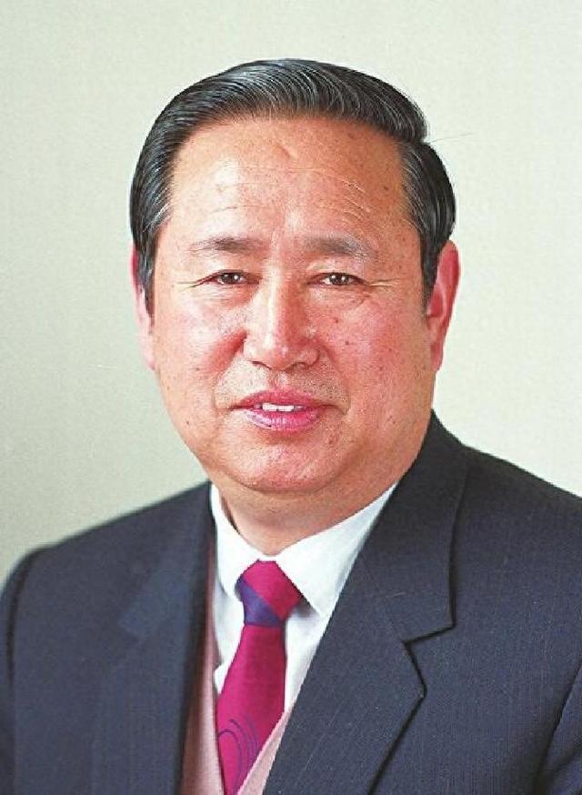 姜春云：57岁担任山东省长，58岁任山东省委书记，65岁担任副总理