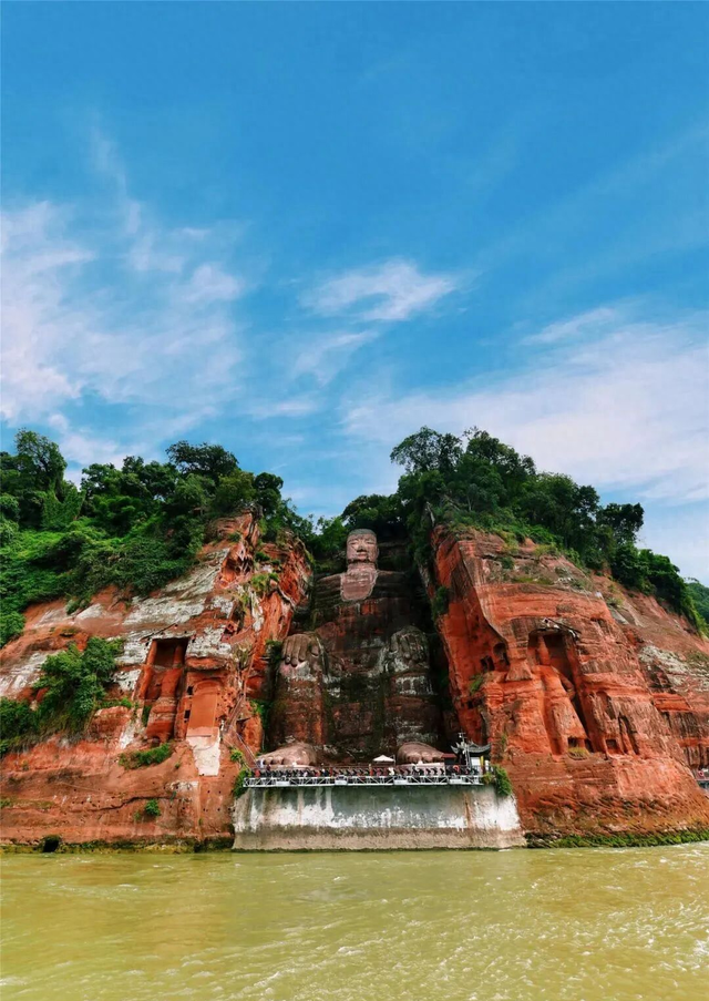 环法倒计时！乐山游玩真攻略：古寺赏菊金顶打卡，美食更不能少！