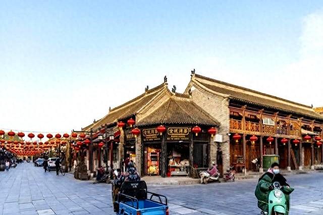 河南一景区火了！36 亿砸出 450 亩古城，想超过乌镇周庄？