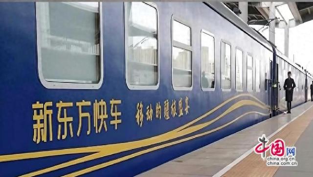雪原专列“夕发朝至”，新疆冬韵迎客来
