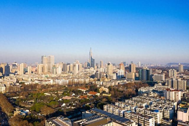 我国首个被撤销的直辖市，曾是六朝古都，今成知名旅游城市