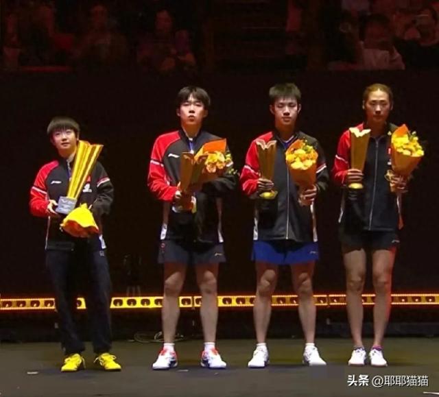 瞧这三个人！一起穿短裤没通知小莎，悄悄长个儿也不带她