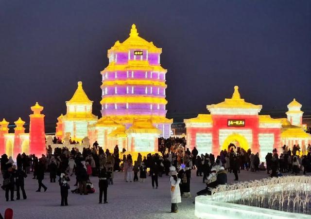 冰雕黄鹤楼火爆全网