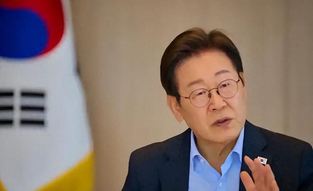 韩政坛传出消息，李在明手段果然不简单，174:1压倒性优势通过，韩国检察厅被他亲手送上了末路