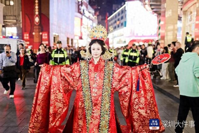 国风少年穿越到东门老街？深圳罗湖这个跨年嘉年华太潮了！