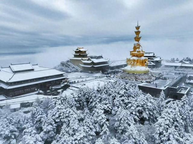 中华文化天府论坛嘉宾走进峨眉山：看到了一个具有学术价值与借鉴价值的遗产保护路径