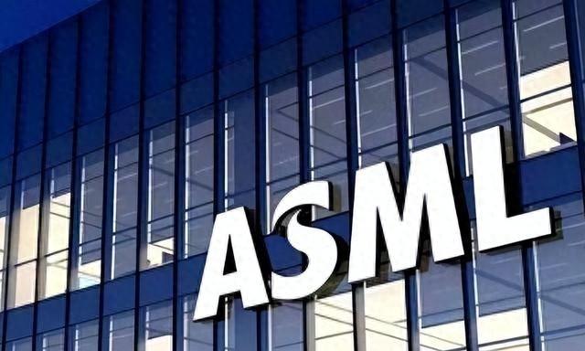 “咬死”ASML，禁止维修光刻机只是开始，轮到中国工程师头疼了！
