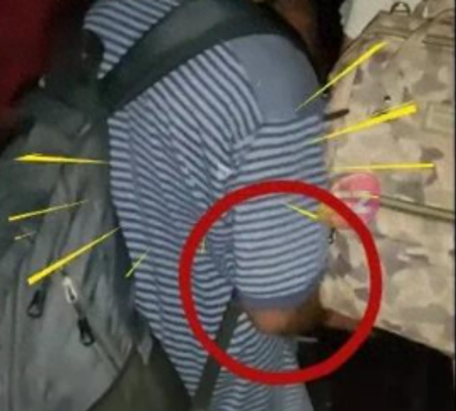 男子夜爬猥亵女性后，恶心一幕出现，路人冷漠，女子反应异常平静