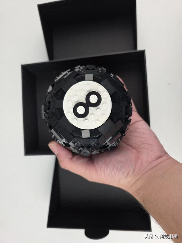 别再堆料了！真我GT8 Pro用黑八撕开同质化铁幕