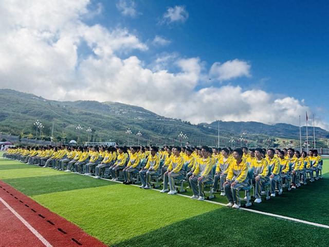 “中国流动科技馆”走进金阳 为凉山学子点燃科学梦想