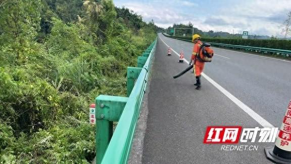湖南高速龙山管理所护航第四届湘西州旅游发展大会