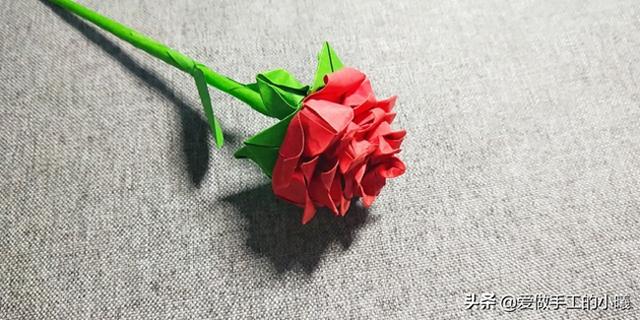 玫瑰花折法（超漂亮的玫瑰花折纸）