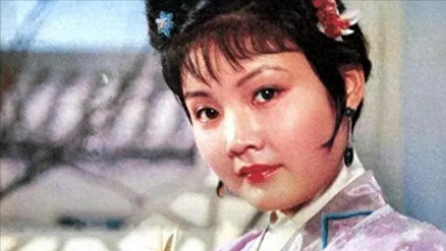 她11岁被导演看中，与名导同居多年被抛弃，如今复出却无人问津