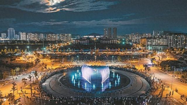 “长兴一束”灯光秀、音乐喷泉华彩绽放长兴岛