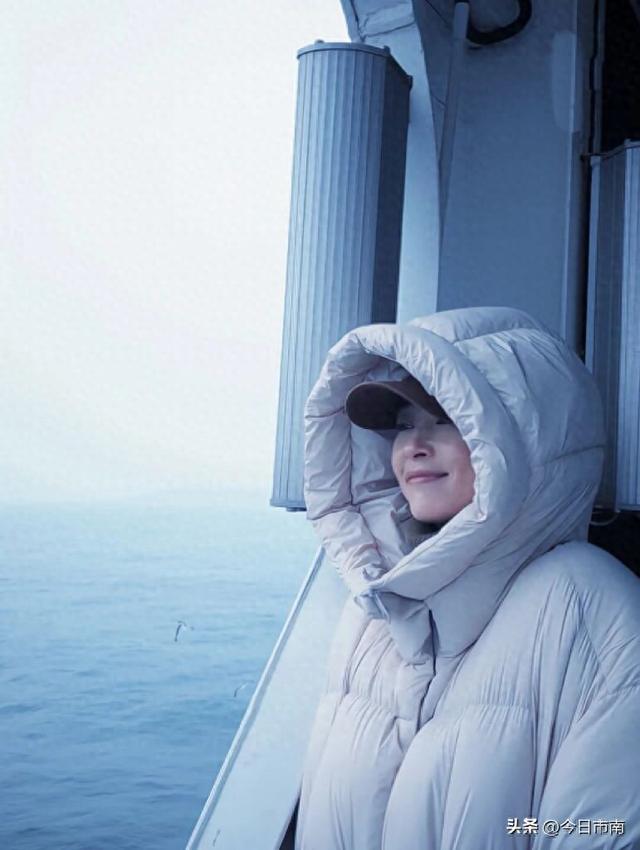 冬日限定浪漫！跟着蒋欣去海上喂海鸥！