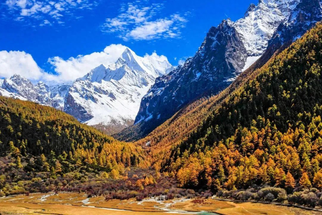 川西秘境暴击！甘孜金秋自驾旅行：隐秘秋色与人文体验一次拿下