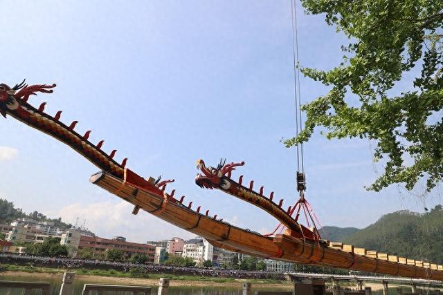 118米巨型木龙舟亮相都柳江，三都开启文旅新体验