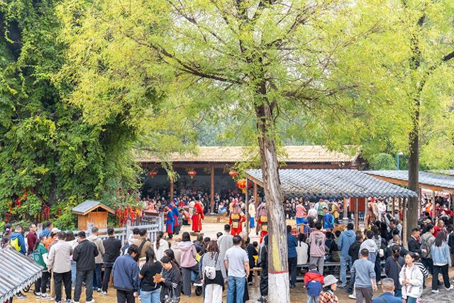 山西洪洞大槐树景区30余场表演嗨翻国庆中秋假期