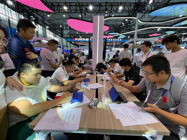 数博会现场一场特别测试，超五成参与者难辨AI生成公文