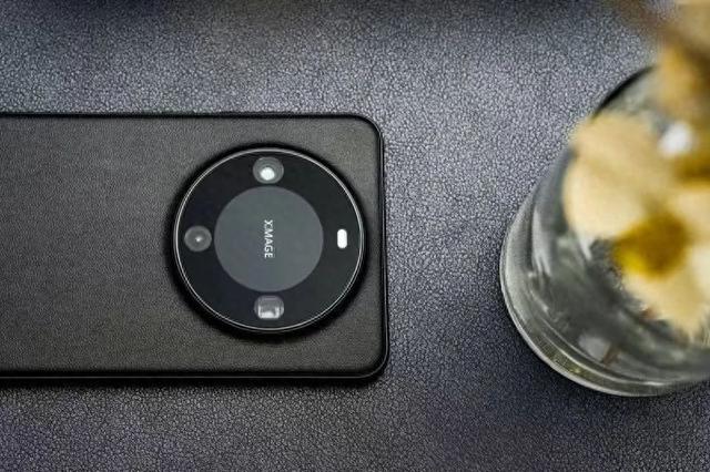 3799元！华为悄悄上架的这手机，让刚买Mate70的都后悔了