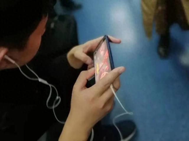 人到中年，一定要远离3种人