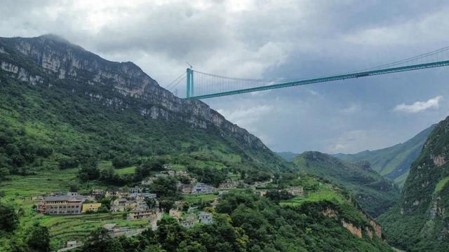 花江峡谷大桥打造世界级桥旅融合发展模式新典范