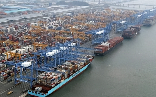 美国上半年货物贸易出口额7805亿美元，再看中国	，差距不是一般大