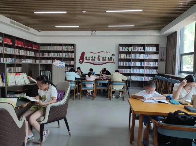百姓身边的阅读家园—馨香书坊