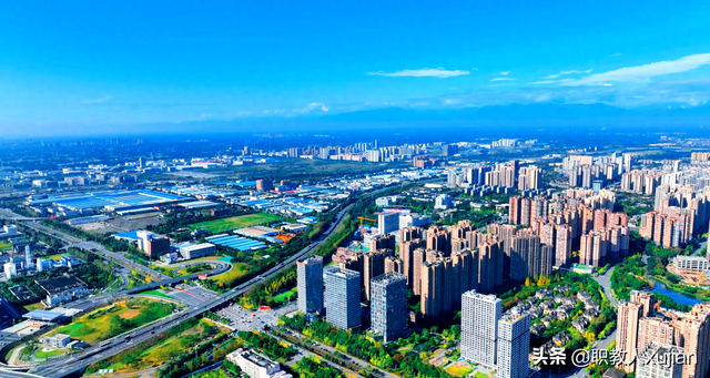 正月初九登郫都：登艺之高，见一座城的向上之变