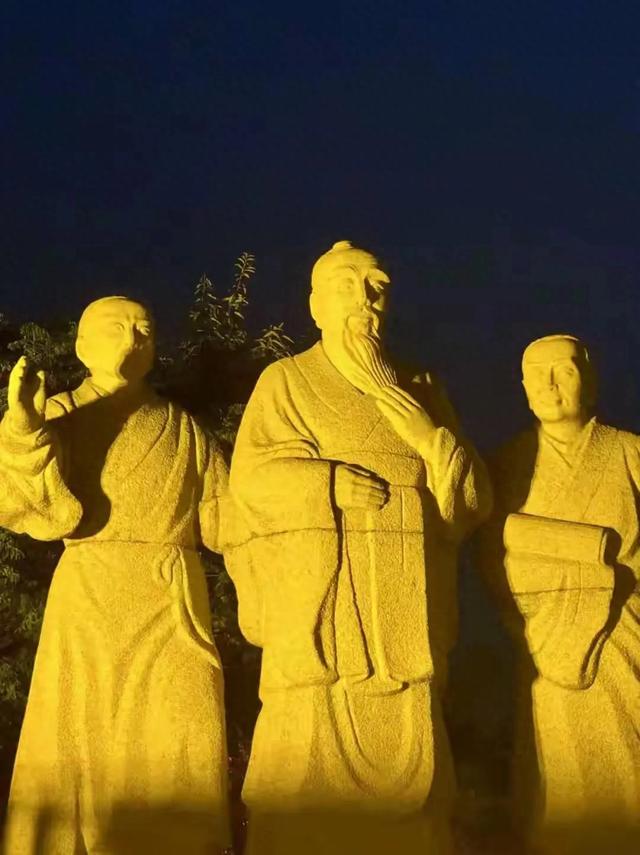 开辟夜登孔望山 带动夜间经济