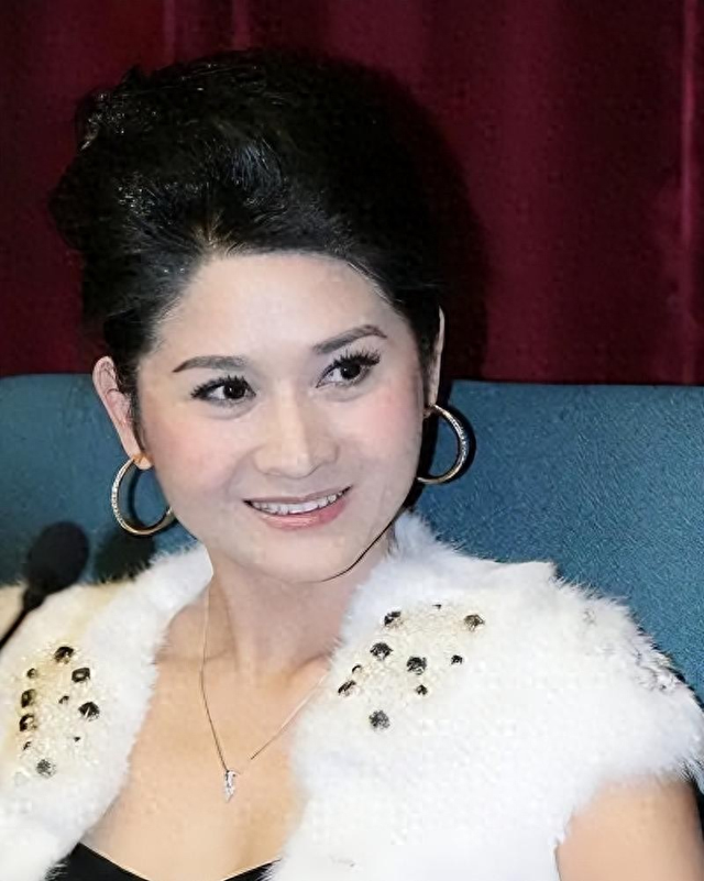 陪睡陪玩只是冰山一角，明星曝出的圈中内幕，一个比一个荒唐!