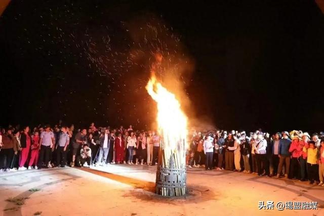 周末狂欢夜！篝火烟花等你嗨！