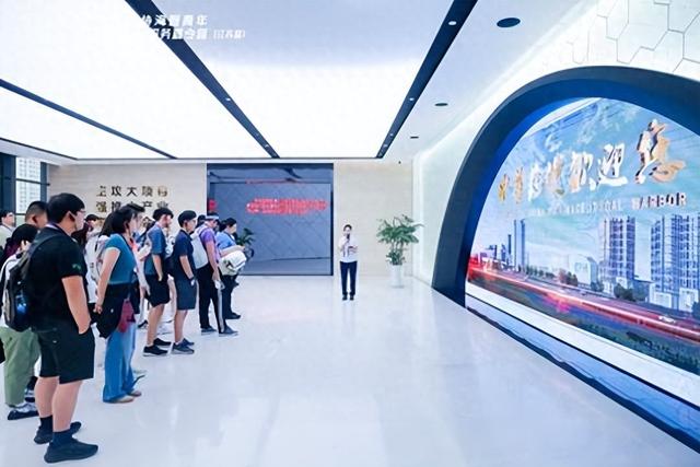 跨越山海 留“连”忘返