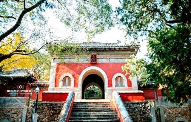 北京罕见三朝皇家寺院，公认风水宝地，难怪魏忠贤与乾隆一起看上