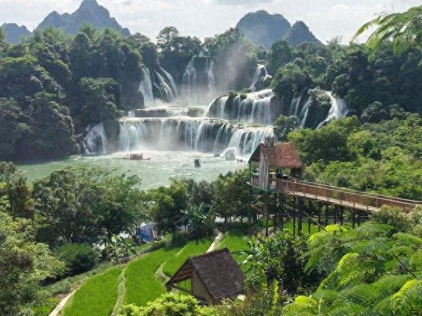 ＂探秘山海边 秋冬游广西”桂渝旅游企业产品对接会在重庆举行