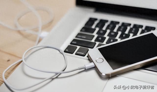 手机充电的误区：电量没用完，到底能不能充？一文读懂心中的困惑