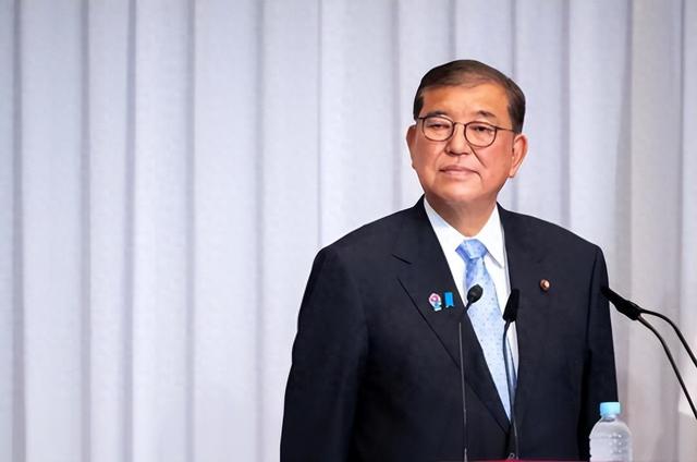 石破茂下台不到24小时，中方决定出手制裁日本议员！关键时刻，蔡英文突然现身日本？