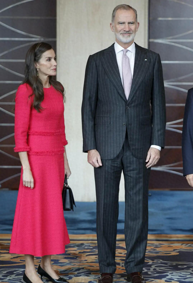 被西班牙王后惊艳了！4天6套Look，从成都美到北京