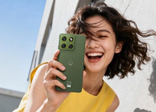 联想moto X70 Air发布，5.99mm超薄机身支持插卡！