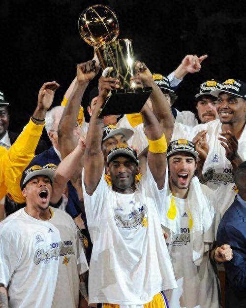 2010 年 NBA 总决赛：黄绿大战的血与火，科比用偏执续写传奇​