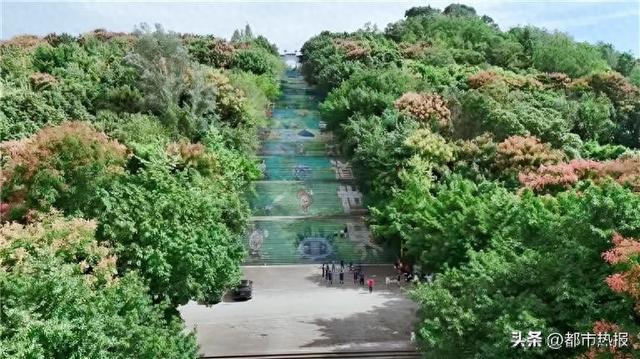 10月2日攀登“万里长江第一梯” 国庆中秋不远游 在云阳体验别样假期