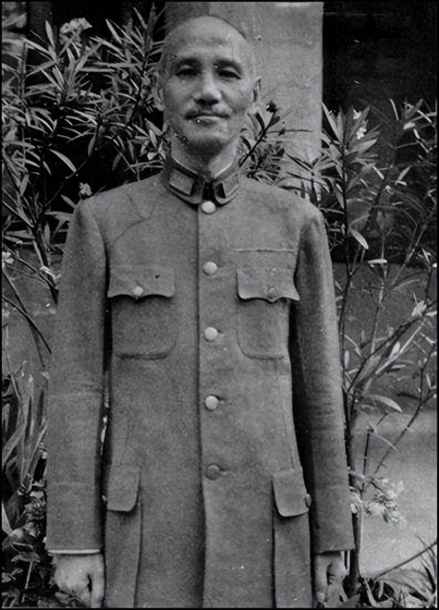 蒋介石退守台湾之前，谁在管理台湾，为何老蒋一去他就主动让位？