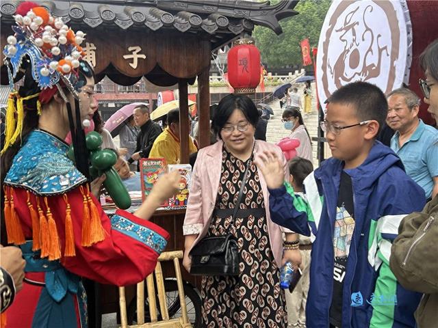 双节·在岗丨“虞姬”驻守假期，用温情留住游客美好记忆