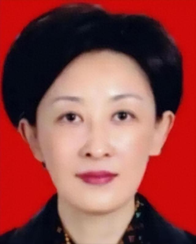 又揪出来一个巨贪，金额高达9.7亿，首富夫人郝斌跨境逃亡失败