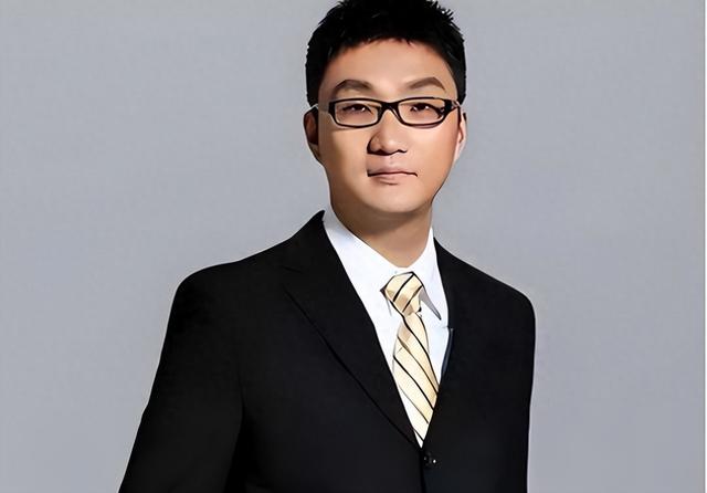 放弃首富做“首善”，他41岁无偿捐出了1000亿，功成身退令人羡慕