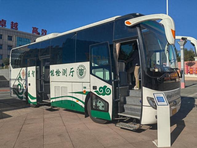 记者手记：当人工智能学会“望闻问切”
