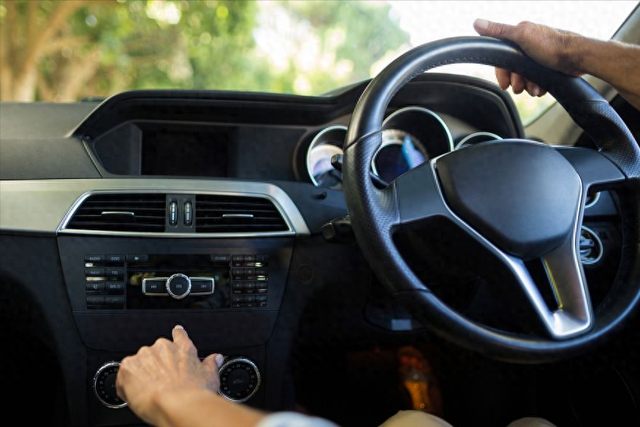 数据堆再多也没用？自动驾驶VLA遇瓶颈，世界模型给出破局答案