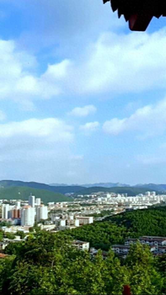 形容山上云雾缭绕的美景的语句（岁月深处）