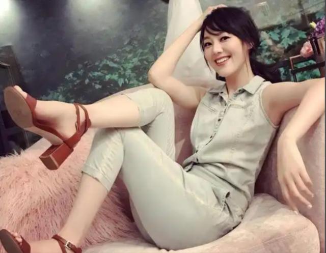 讨好大佬，陪睡上位，遭央视“开除”	，她身上的标签哪个才是真的